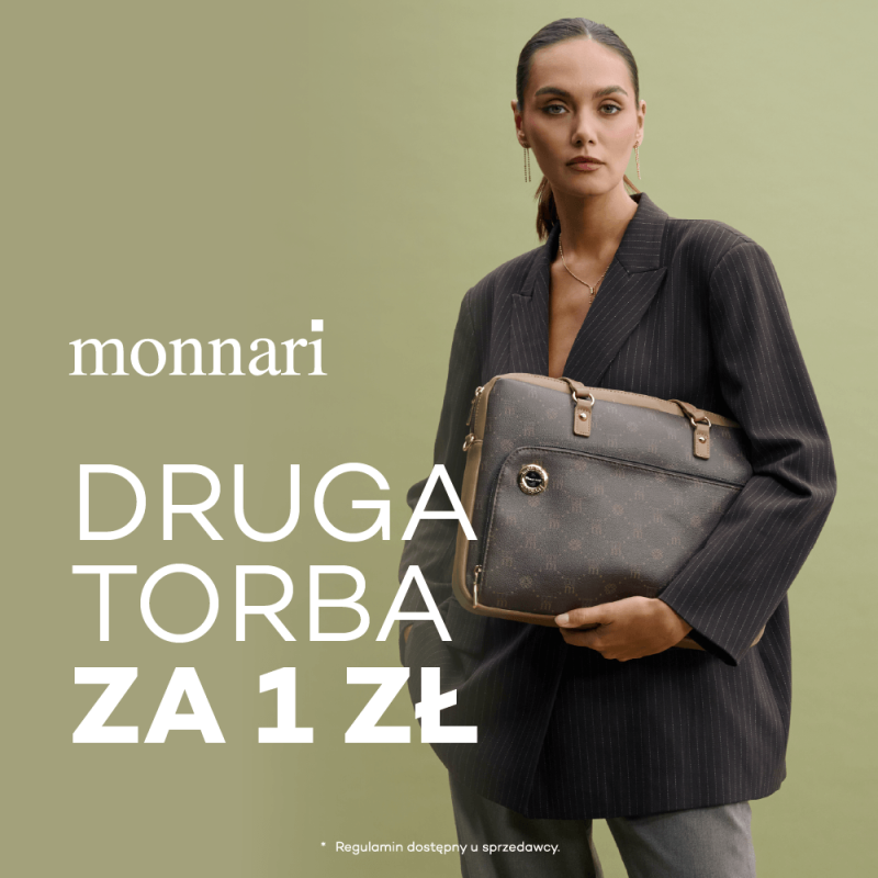 Kobieta w ciemnej marynarce trzyma brązową torbę. Na oliwkowym tle logo Monnari i napis „Druga torba za 1 zł”. Na dole informacja: „Regulamin dostępny u sprzedawcy”.